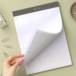The Everygirl for Day Designer Undated Daily Desk Notes. NWT.